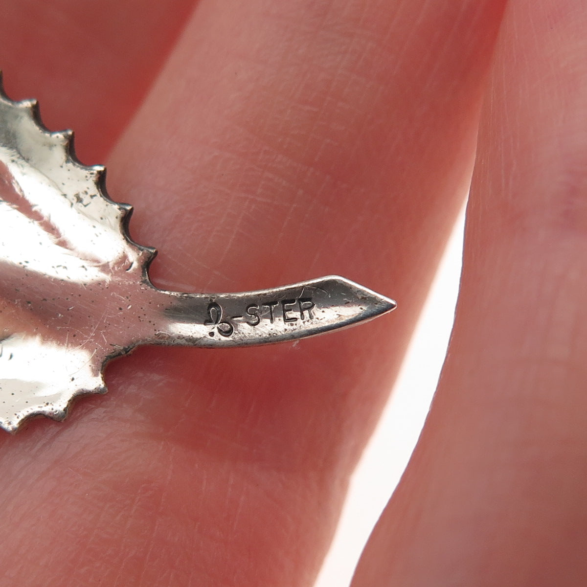 BEAU 925 Sterling Silver Vintage Feather Oxidized Pin Brooch