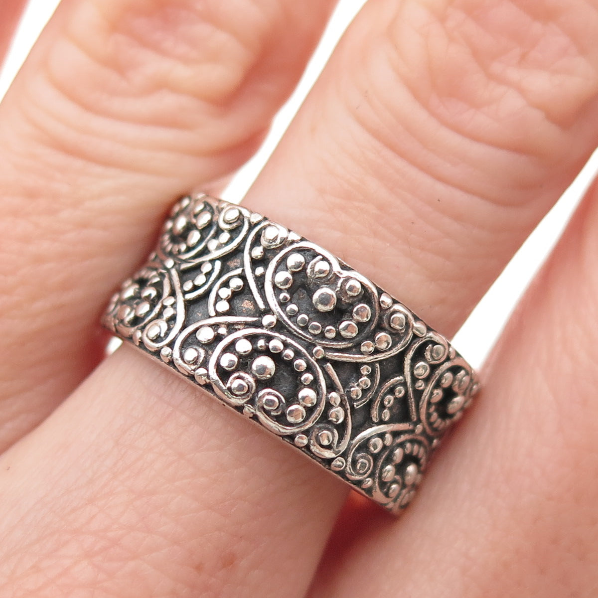 Sara Blaine 925 Sterling Silver Vintage Granulated Oxidized Band Ring Size 8.25