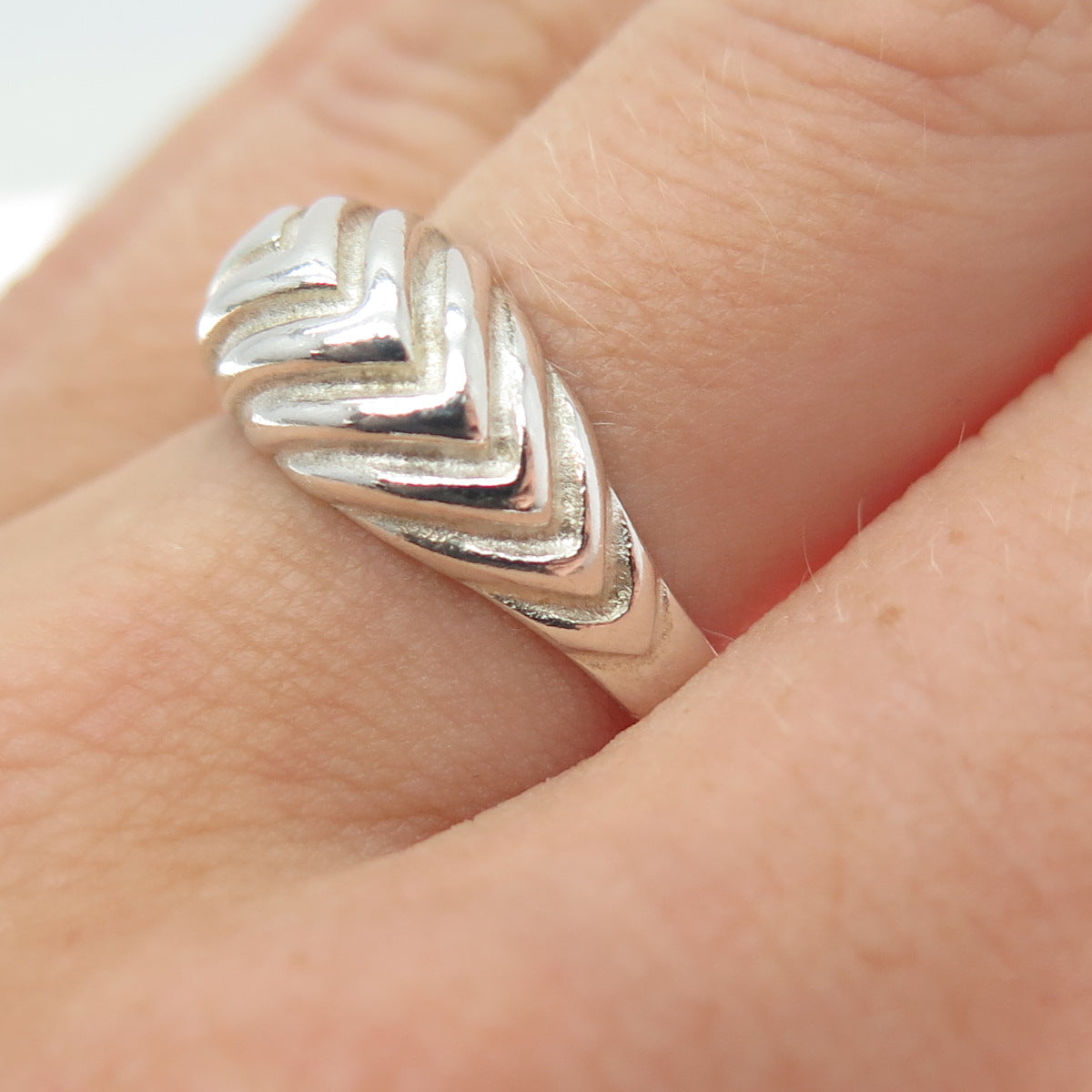 925 Sterling Silver Vintage Modernist Arrow Dome Ring Size 6