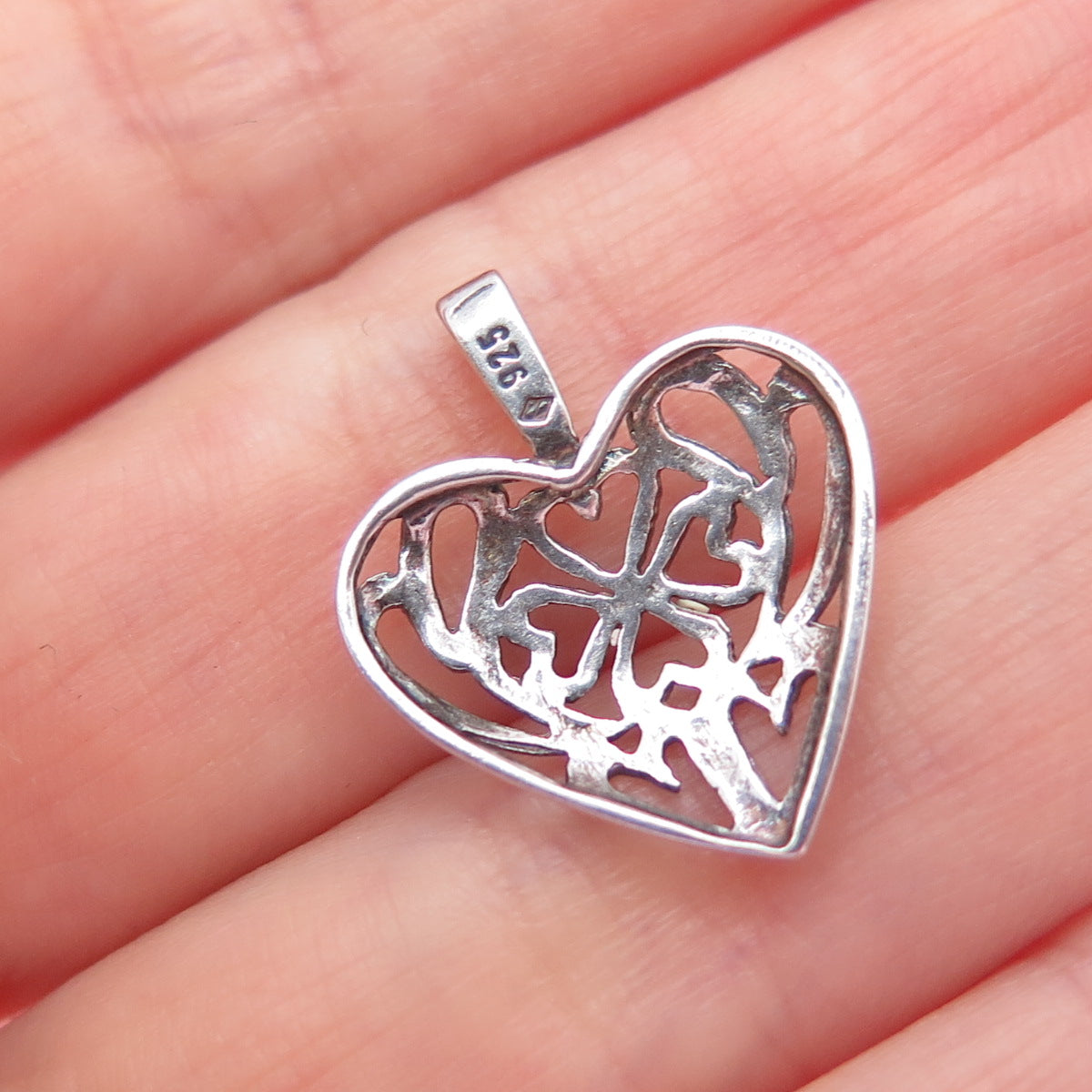 925 Sterling Silver Vintage Clover Heart Oxidized Mini Charm Pendant