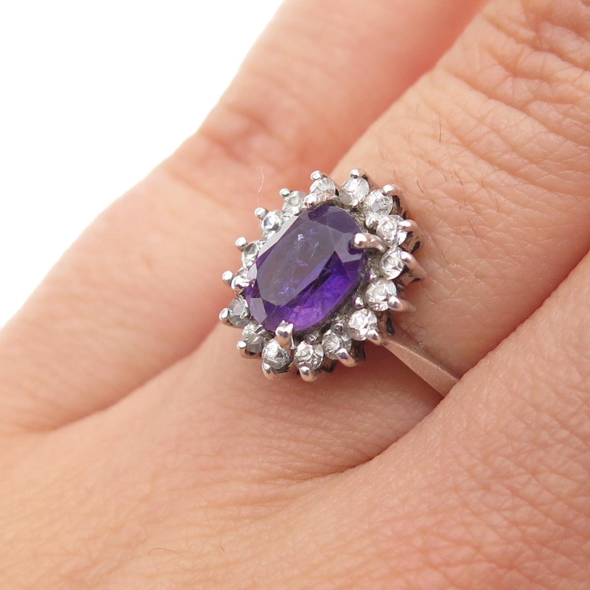 925 Sterling Silver Vintage Real Oval-Cut Amethyst & Round-Cut C Z Ring Size 6