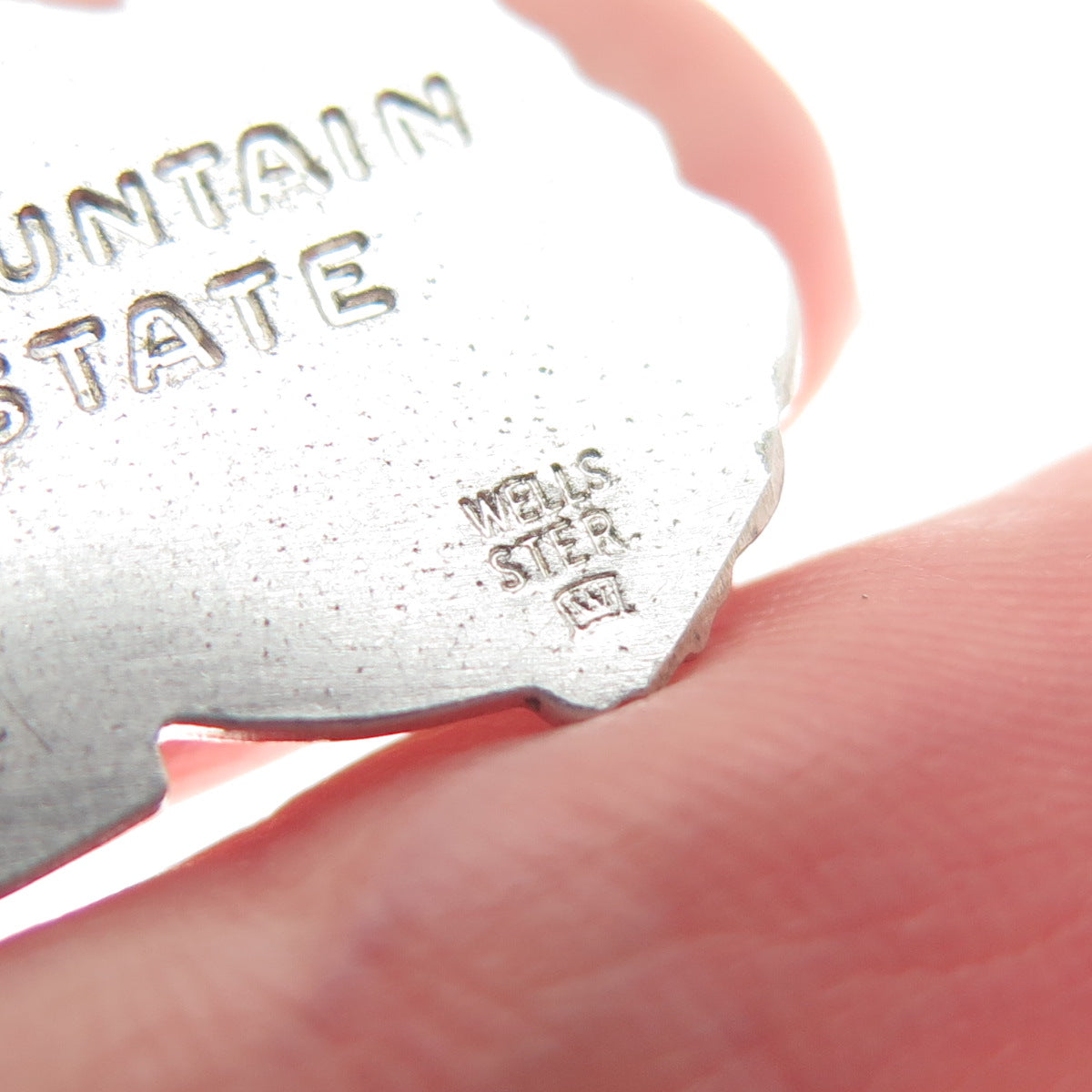 WELLS 925 Sterling Silver Vintage West Virginia Mountain State Map Charm Pendant