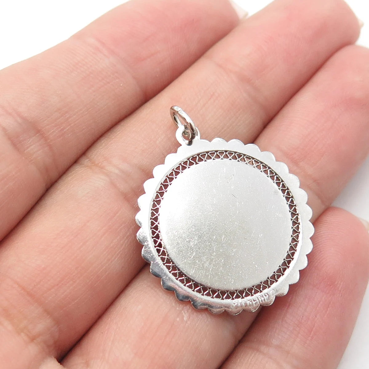 925 Sterling Silver Vintage Mother Angel Round Swirl Pendant