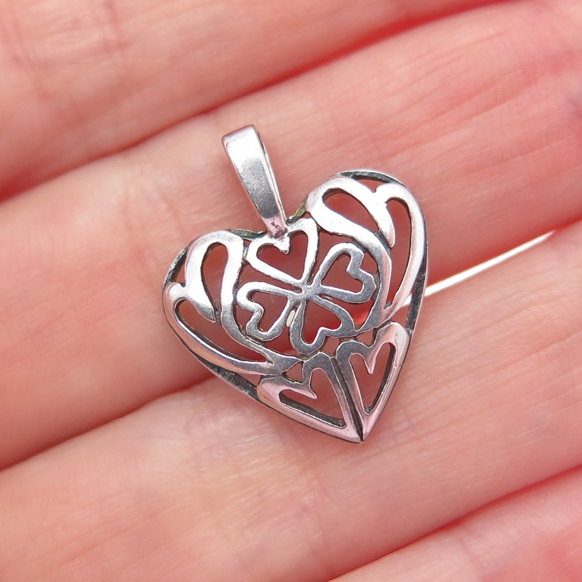 925 Sterling Silver Vintage Clover Heart Oxidized Mini Charm Pendant