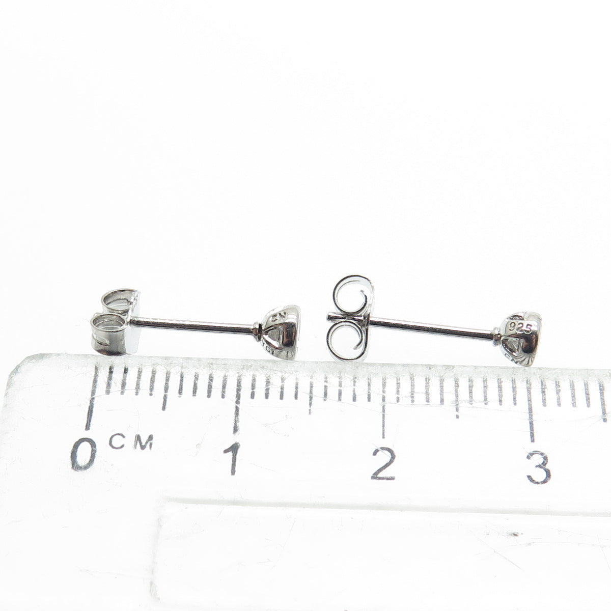 925 Sterling Silver Round-Cut Shaped C Z Stud Earrings