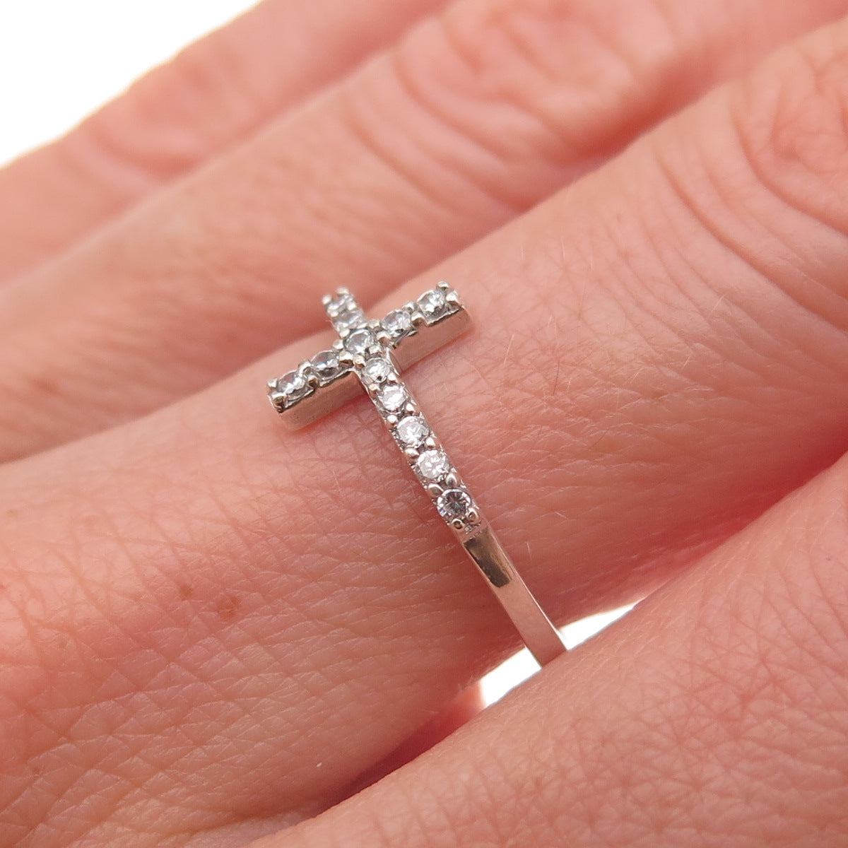925 Sterling Silver Round-Cut C Z Cross Ring Size 7.25