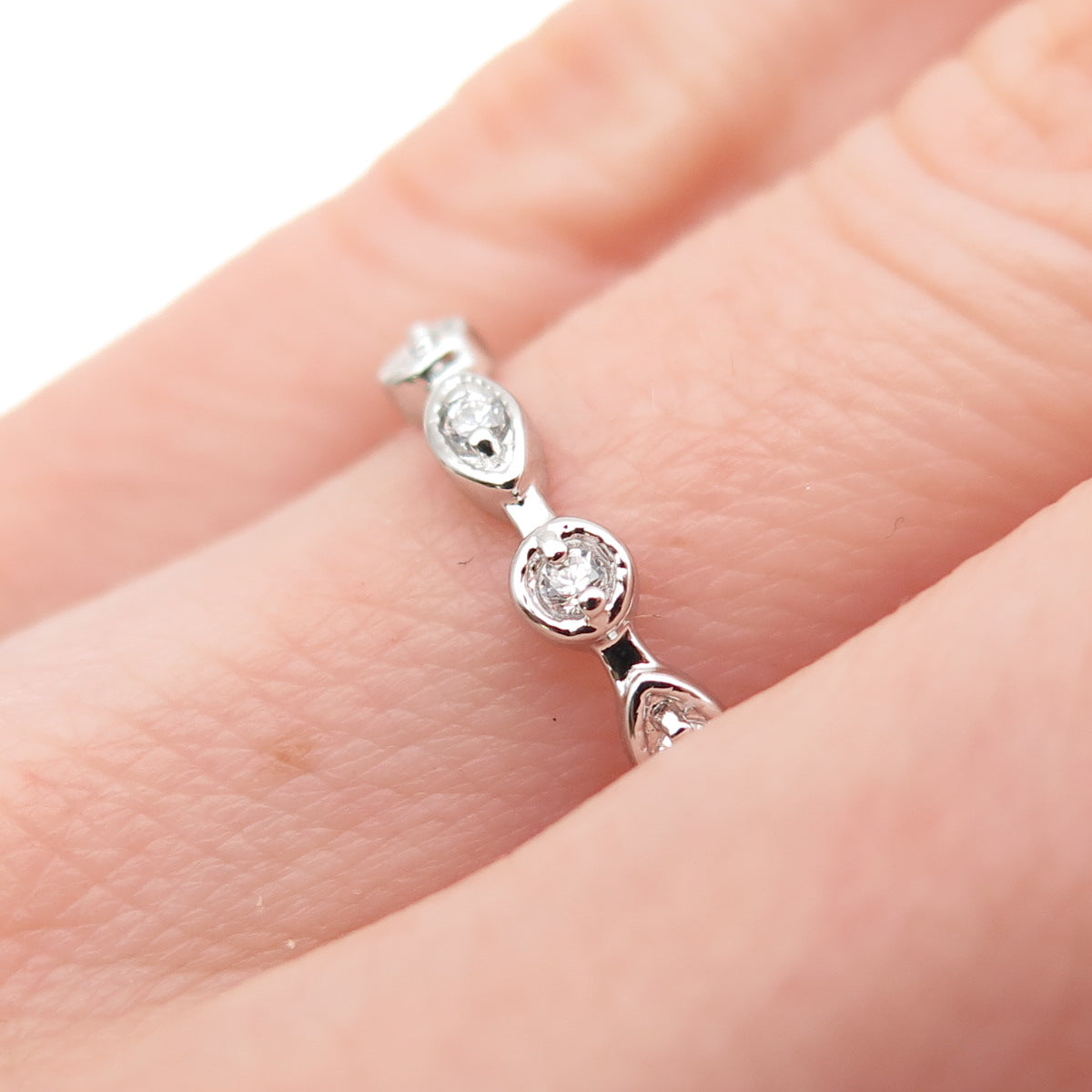925 Sterling Silver Round-Cut C Z All Around Band Ring Size 6