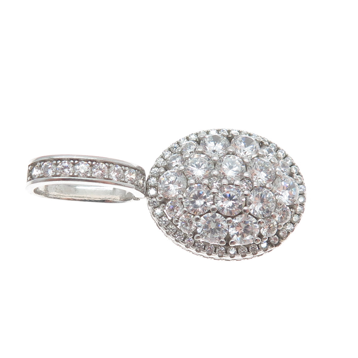 DESIGNS BY YAGI 925 Sterling Silver Round-Cut Shaped C Z Sparkle Oval Pendant
