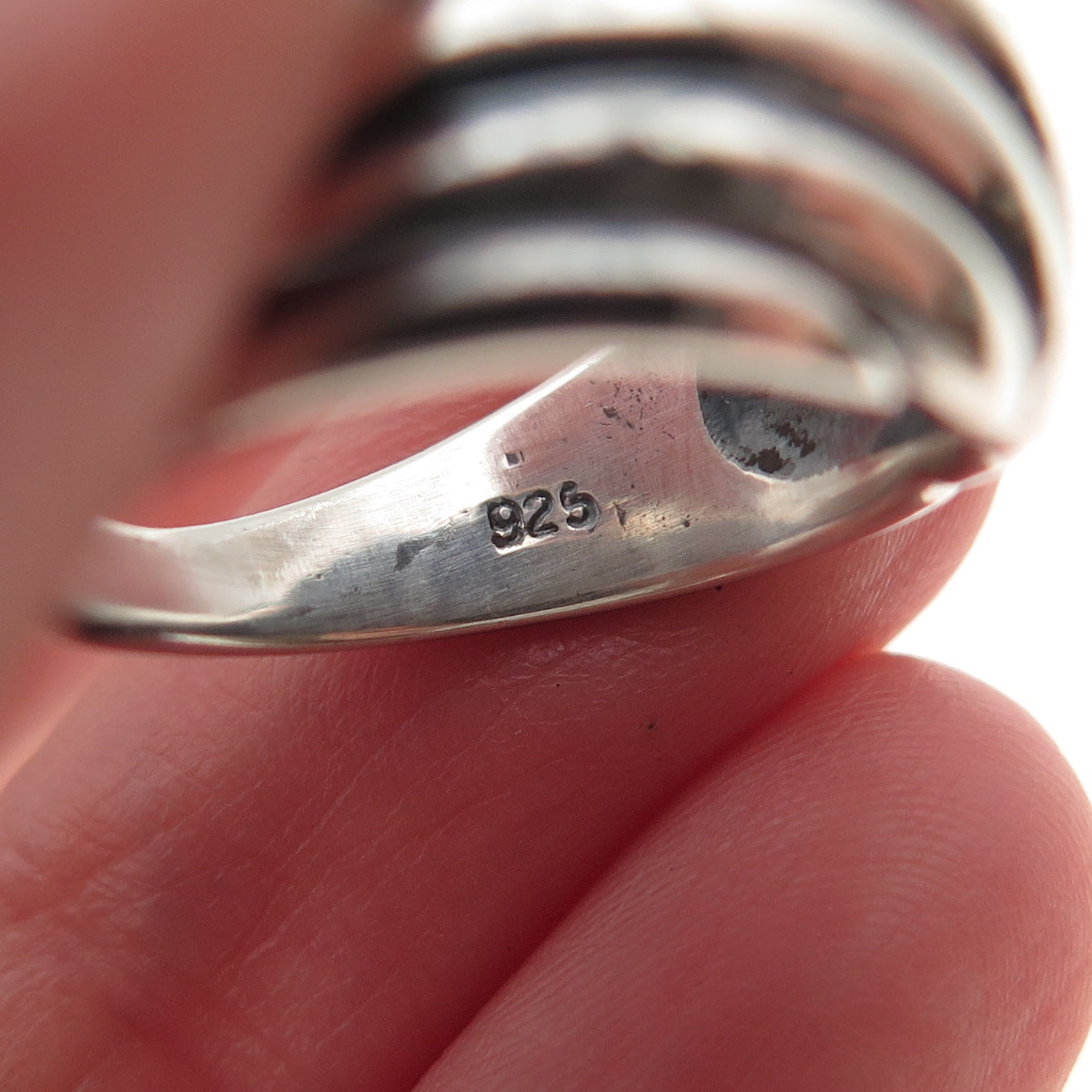 925 Sterling Silver Vintage Modernist Ribbed Oxidized Ring Size 6