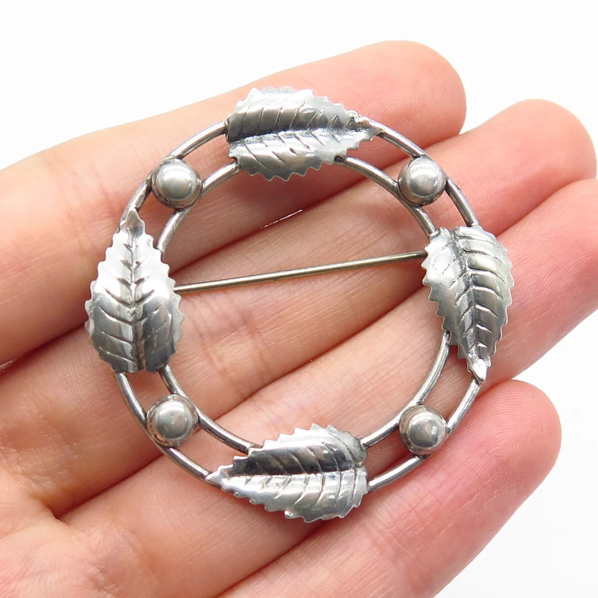 925 Sterling Silver Vintage Leaf Open Circle Pin Brooch