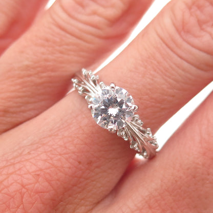 Jeulia 925 Sterling Silver Round-Cut C Z Engagement Ring Size 8