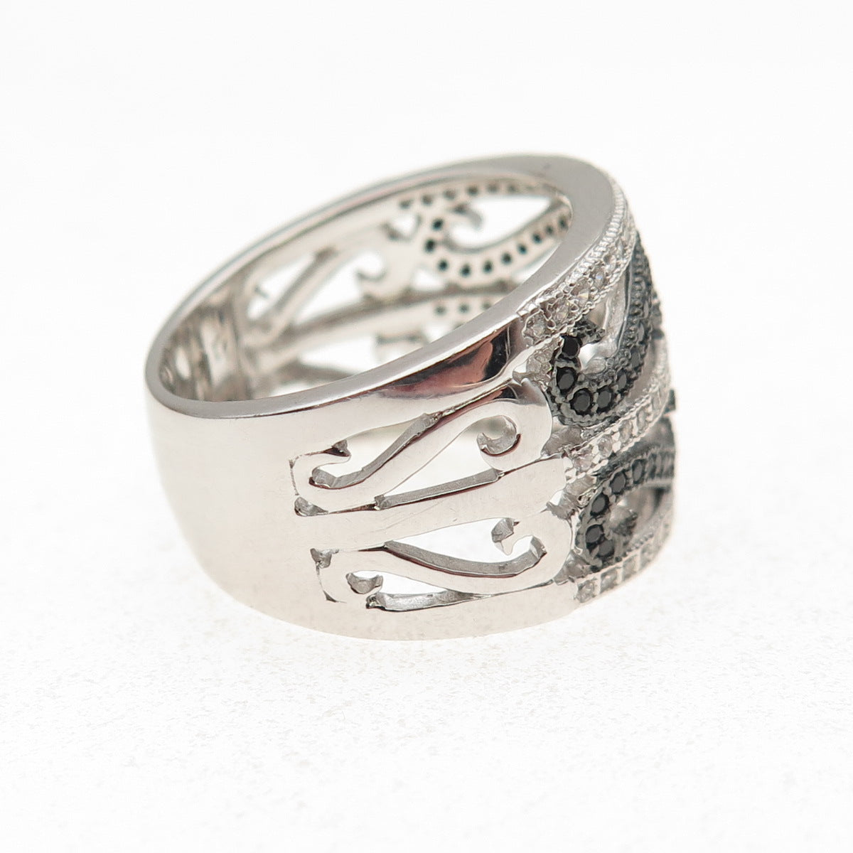 925 Sterling Silver Round-Cut Black & White C Z Heart Swirl Ring Size 7