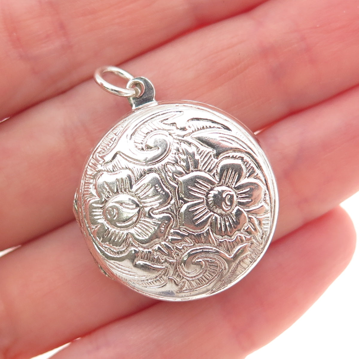 925 Sterling Silver Vintage Floral Repousse Round Locket Charm Pendant