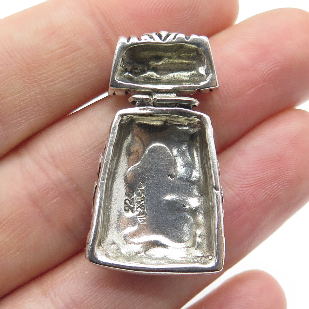 925 Sterling Silver Vintage Mexico Ethnic Pendant