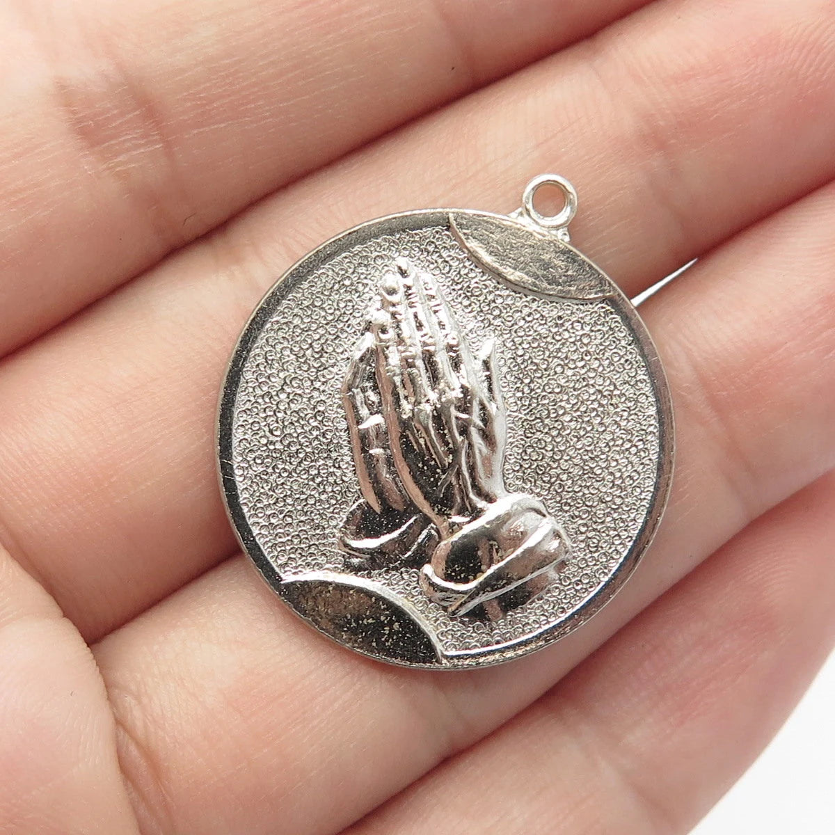 925 Sterling Silver Vintage TC Hands In Prayer Textured Round Pendant