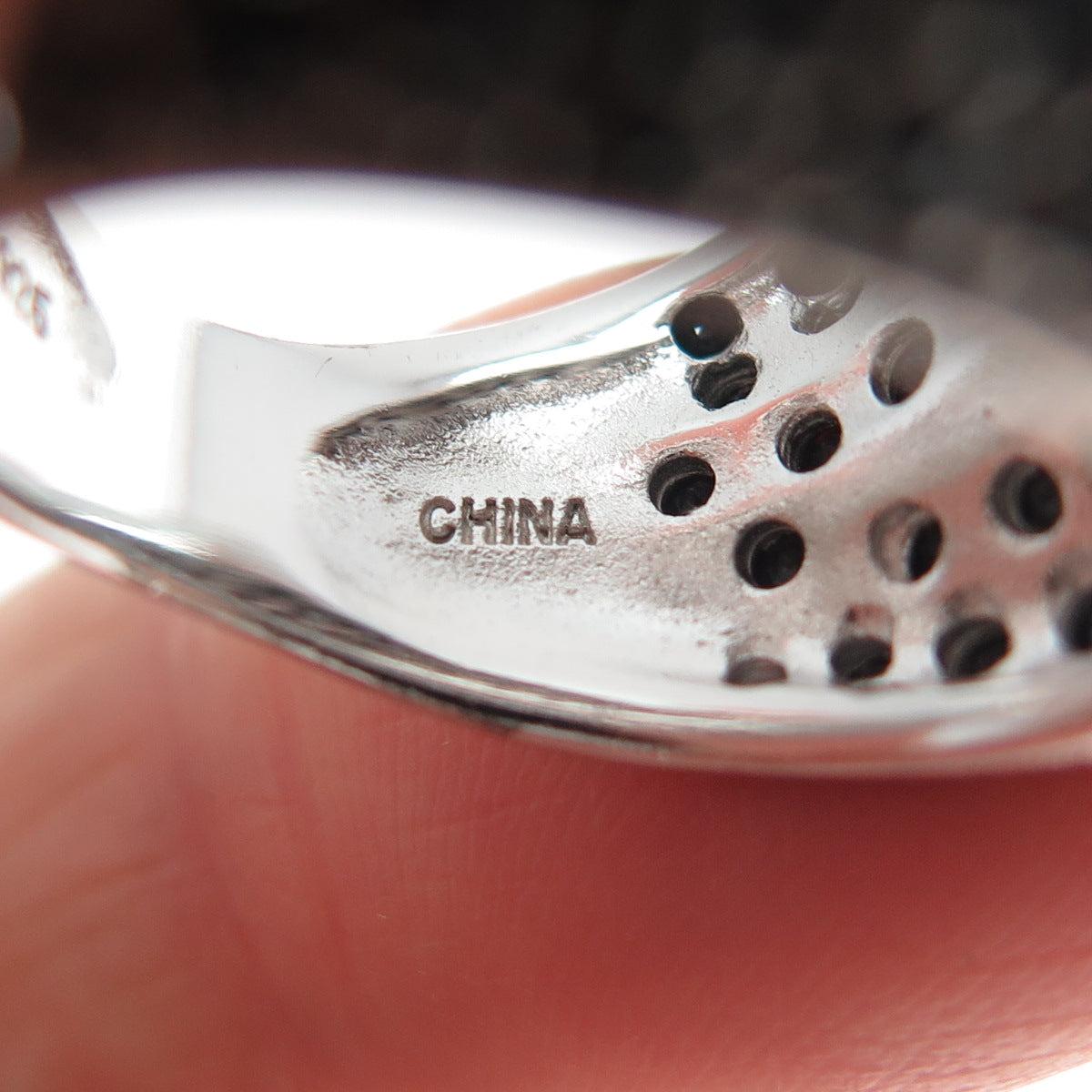 925 Sterling Silver Real Round-Cut Black Spinel Modernist Wavy Ring Size 5.25