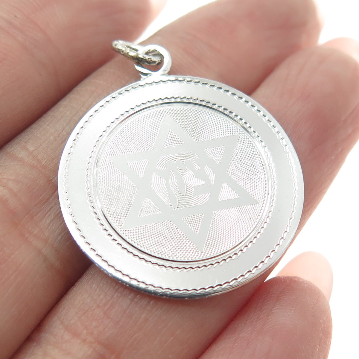 WELLS 925 Sterling Silver Vintage Star of David Round Pendant