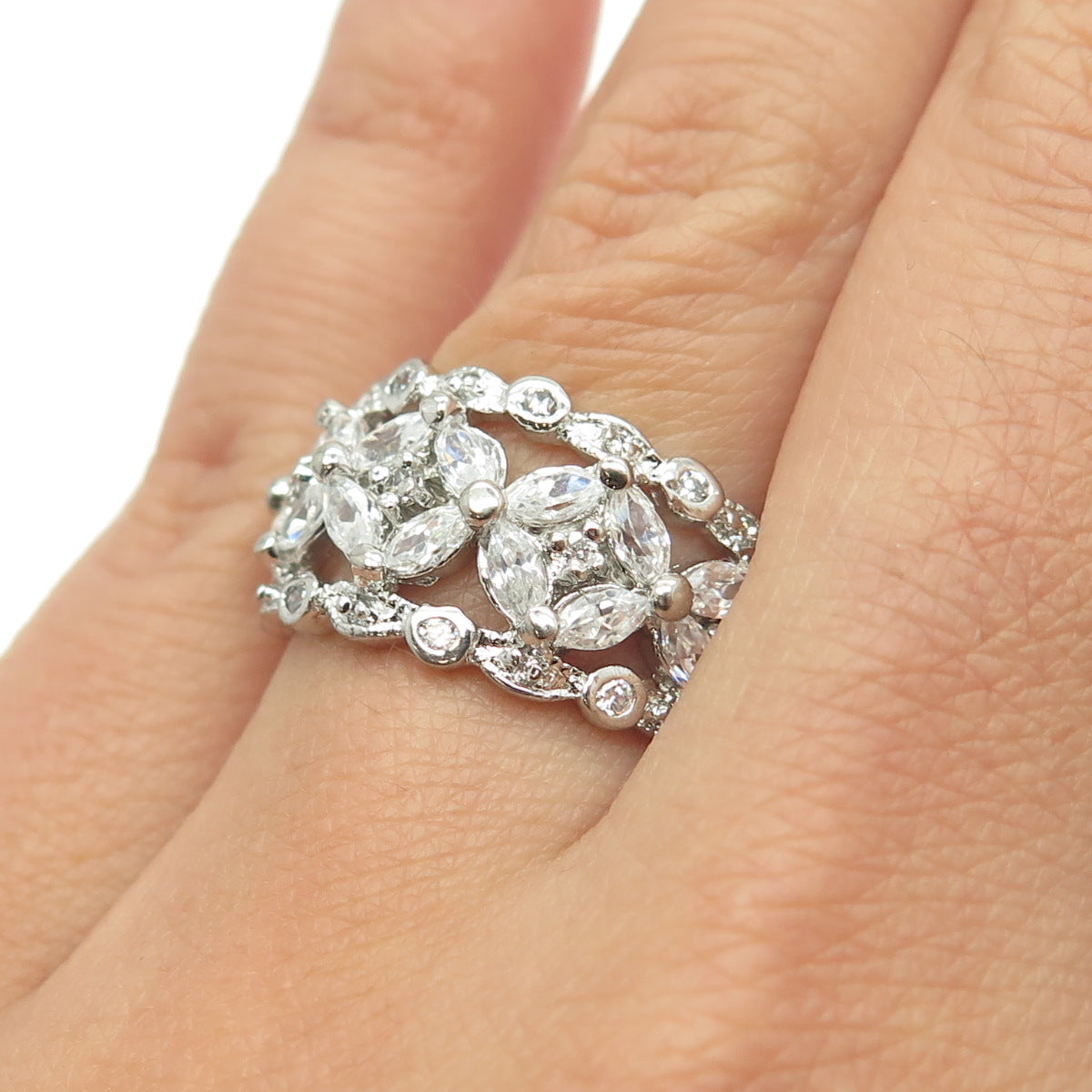 925 Sterling Silver Multi-C Z Ring Size 6.5