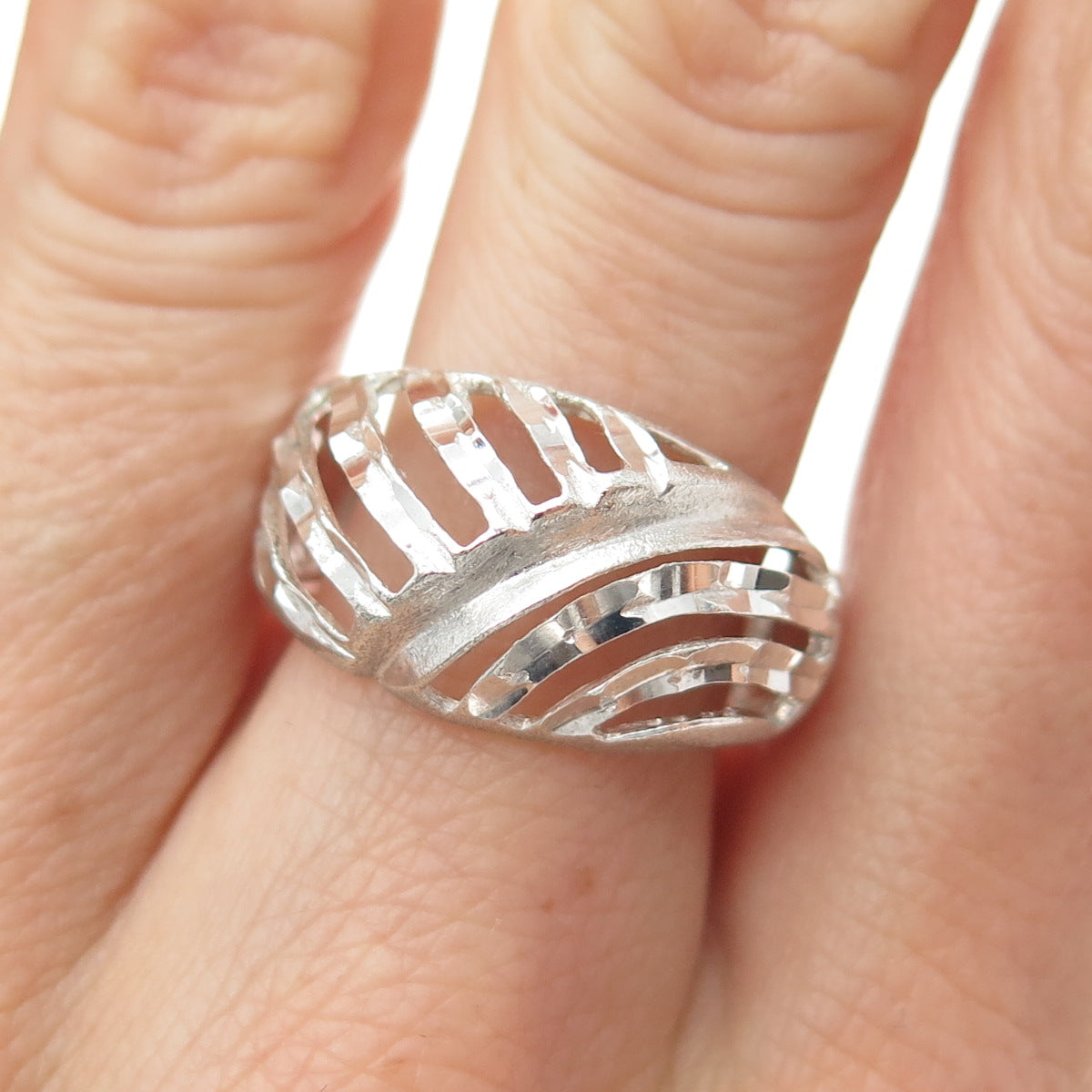 925 Sterling Silver Vintage Modernist Ribbed Ring Size 7.75