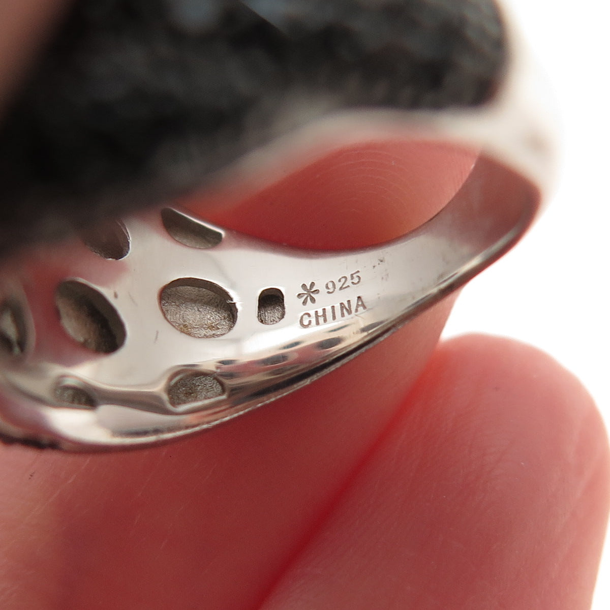 925 Sterling Silver Real Round-Cut Black Spinel Wavy Ring Size 5.25