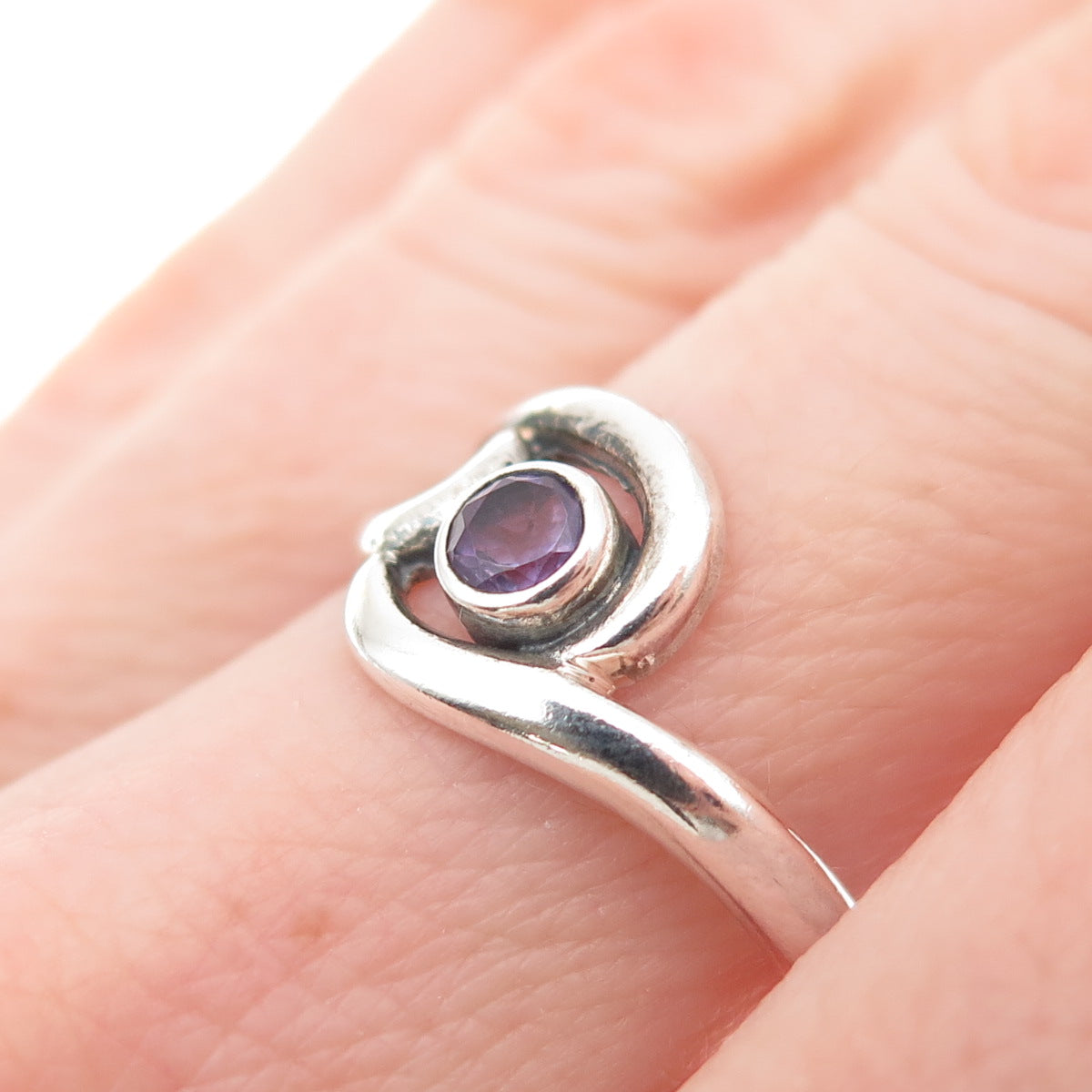 925 Sterling Silver Vintage Real Amethyst Modernist Swirl Ring Size 6.75