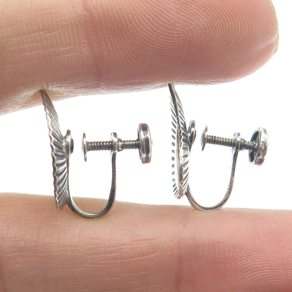 DANECRAFT 925 Sterling Silver Antique Leaf Ribbed Screw Back Earrings