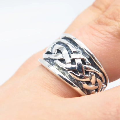 925 Sterling Silver Vintage Celtic Ring Size 5.25