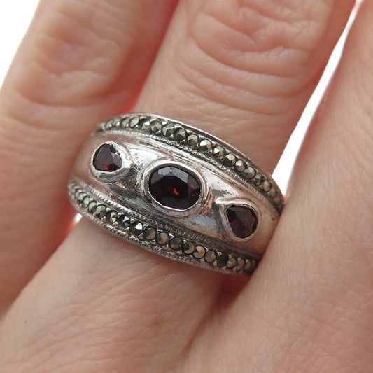 925 Sterling Silver Vintage Red Garnet & Marcasite Ring Size 7 (missing 1 stone)