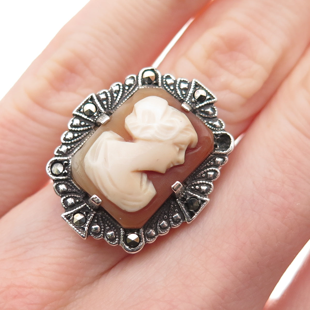 925 Sterling Antique MOP & Marcasite Lady Cameo Ring Size 5.25 (missing stone)