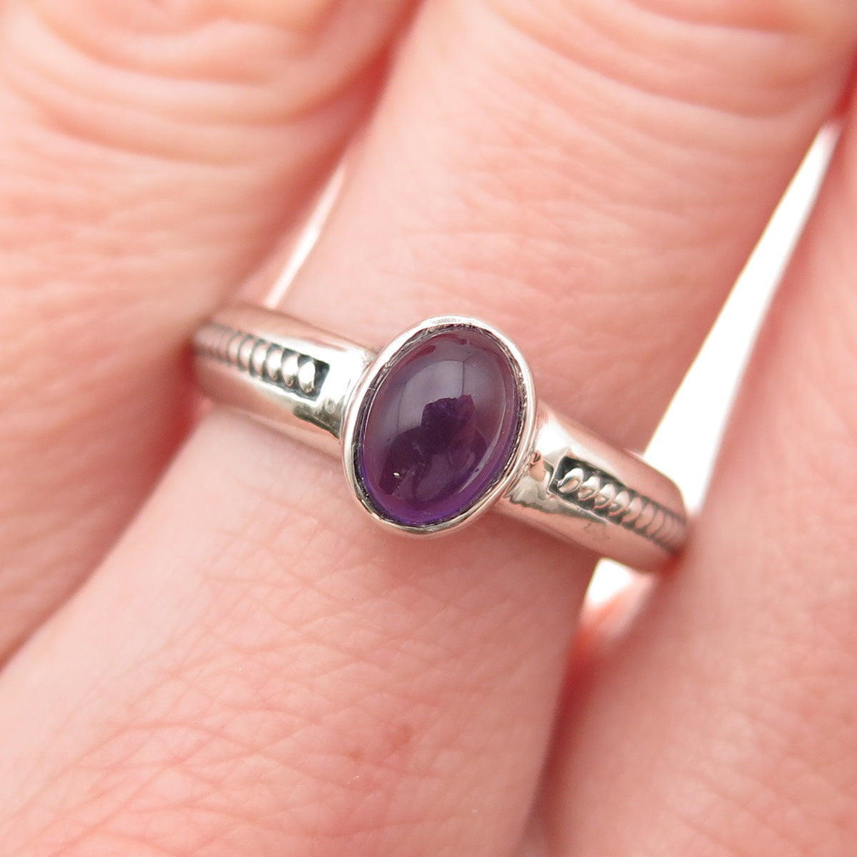 925 Sterling Silver Vintage Real Amethyst Oxidized Ring Size 7.25