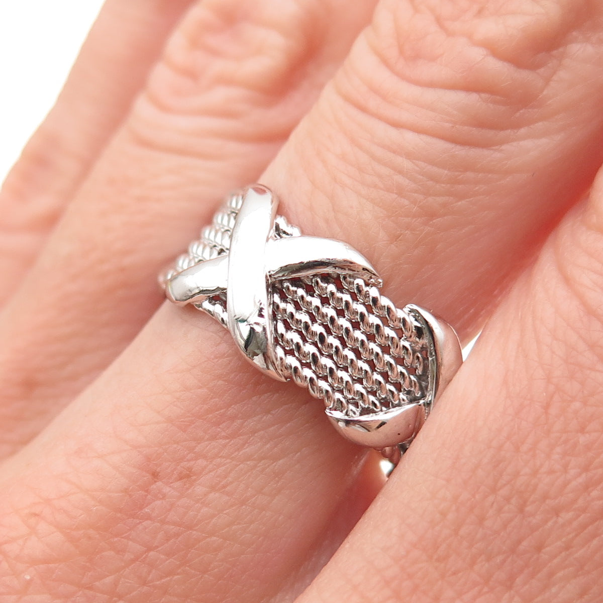 925 Sterling Silver X-Shape Roped Ring Size 8.25