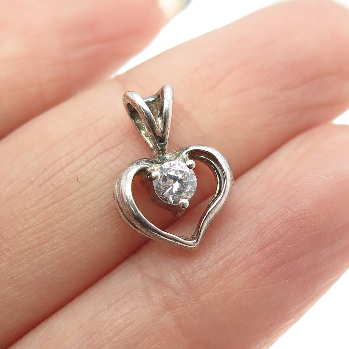 925 Sterling Silver Vintage Round-Cut Shaped C Z Heart Pendant