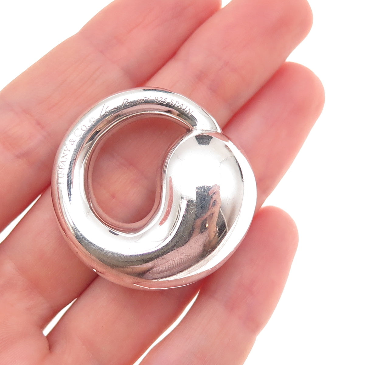 Tiffany & Co. Elsa Peretti Sterling Silver Vintage Large Eternal Circle Pendant