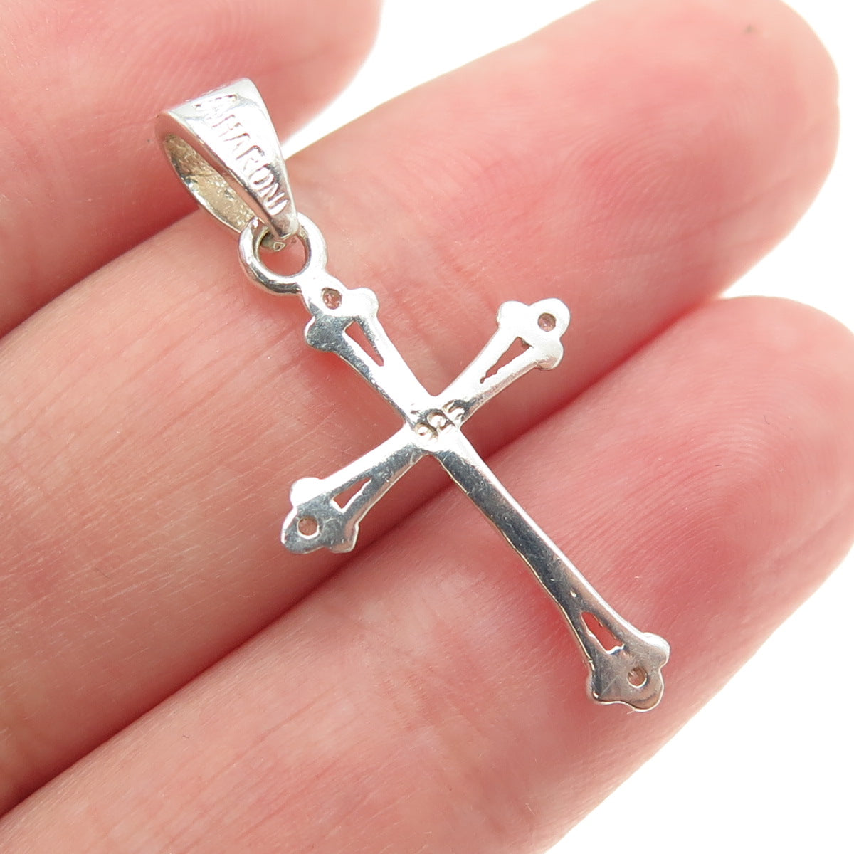 AHARONI 925 Sterling Silver Round-Cut Shaped C Z Cross Pendant