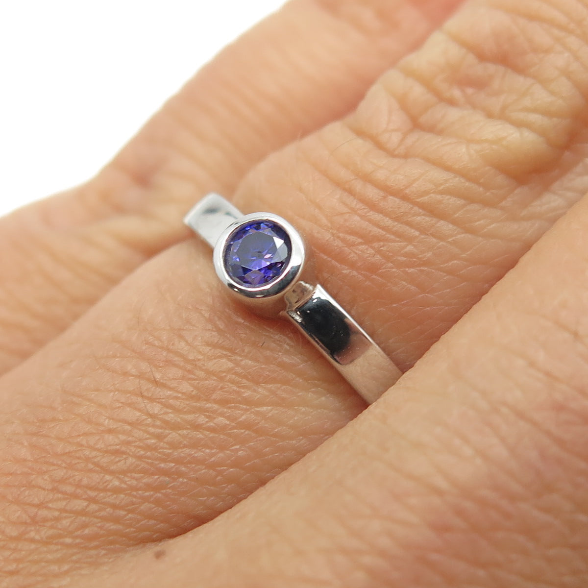 925 Sterling Silver Round-Cut Purple C Z Stackable Ring Size 5.75