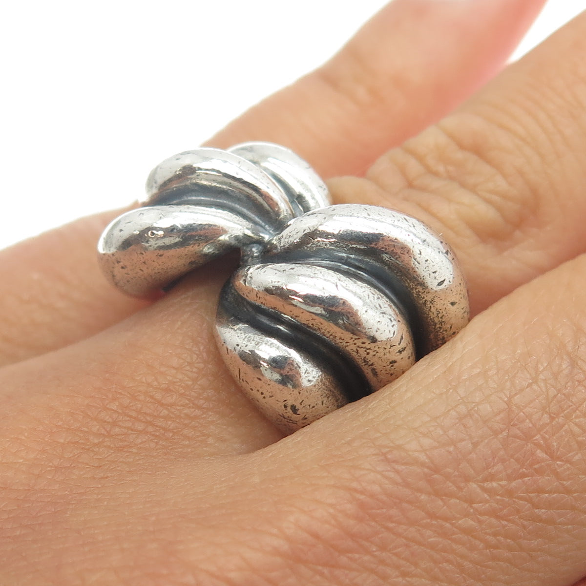 925 Sterling Silver Vintage Modernist Twisted Puffy Oxidized Ring Size 6.25