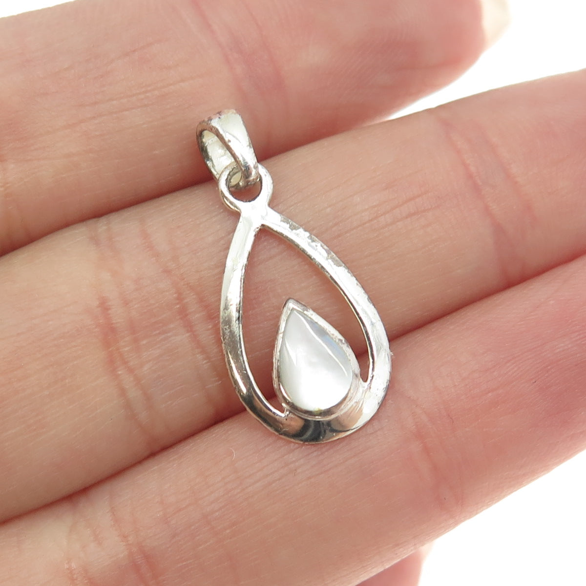 925 Sterling Silver Vintage Real Mother-of-Pearl Teardrop Pendant