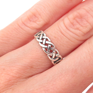 925 Sterling Silver Vintage Celtic Knot Oxidized Band Ring Size 5