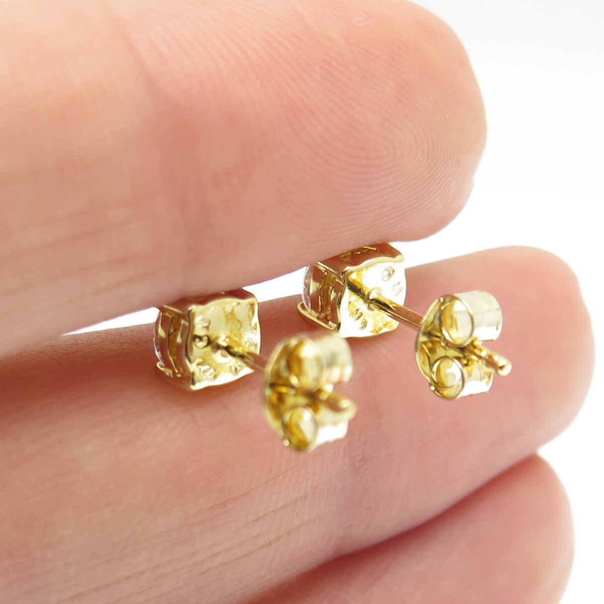 925 Sterling Silver Gold Plated Round-Cut Shaped C Z Stud Earrings