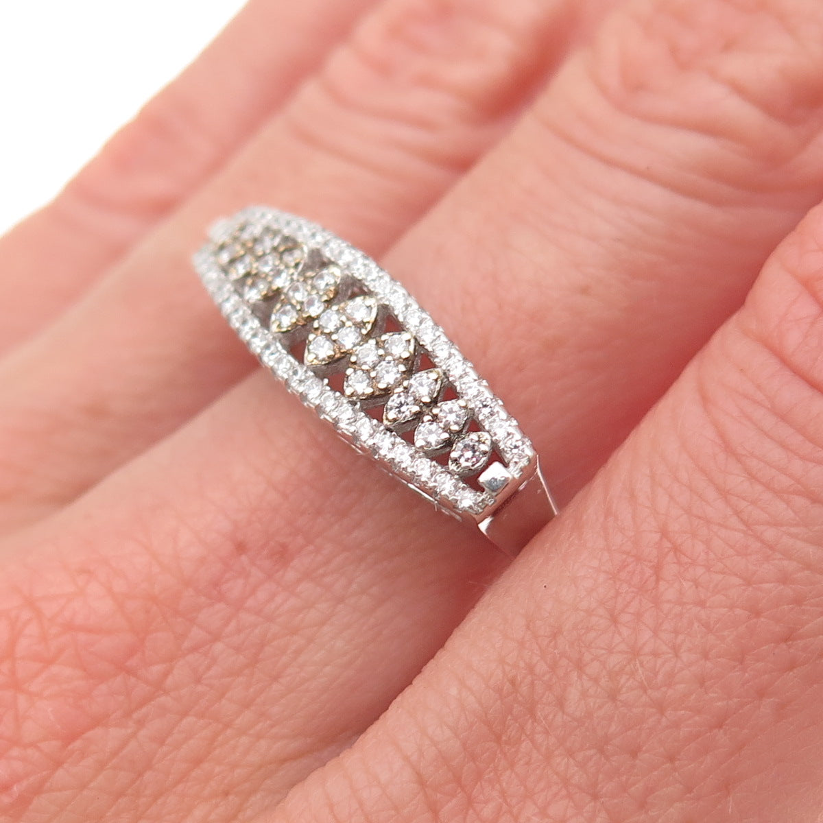 925 Sterling Silver Round-Cut C Z Bar Ring Size 8