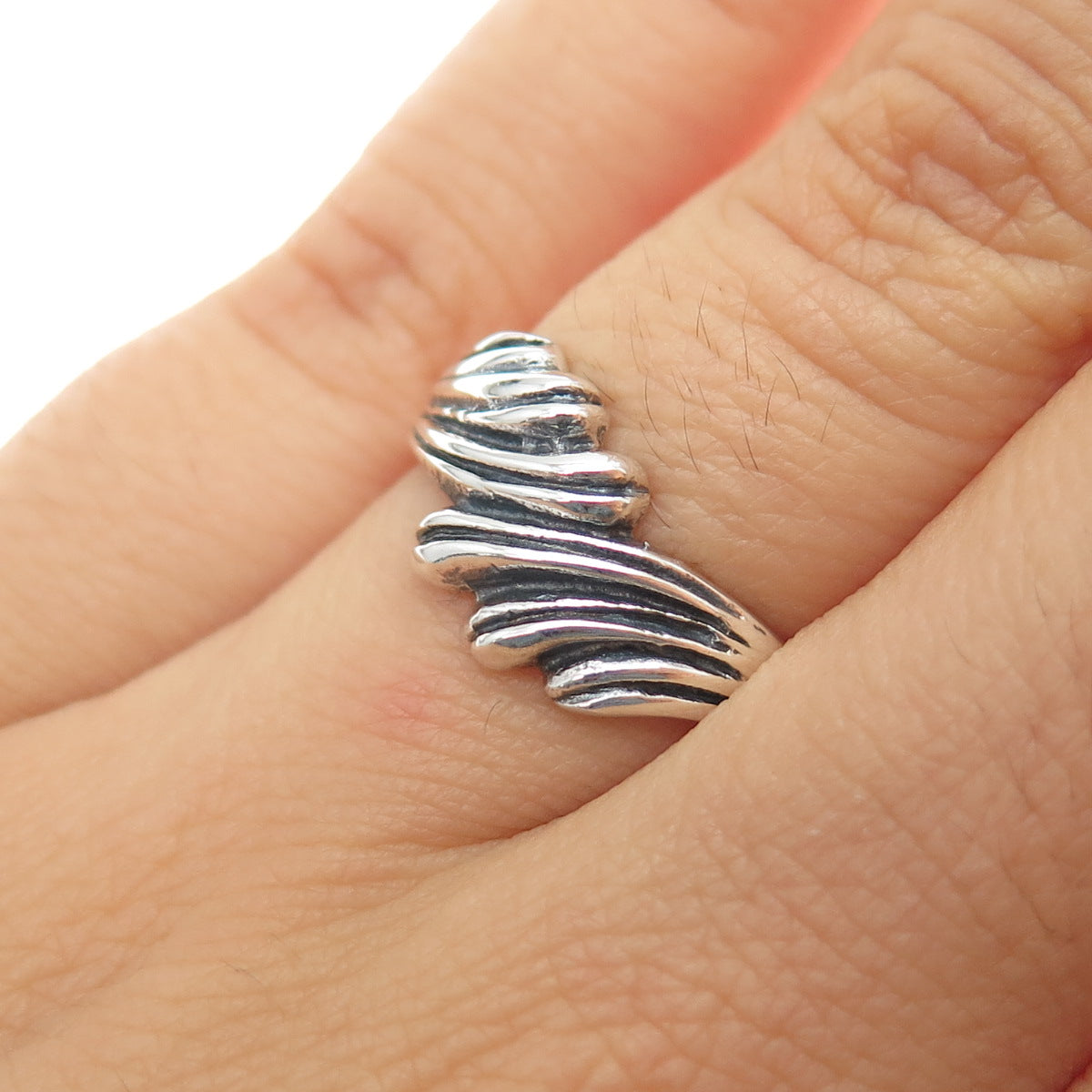 925 Sterling Silver Vintage Modernist Angel Wings Oxidized Ring Size 6.25