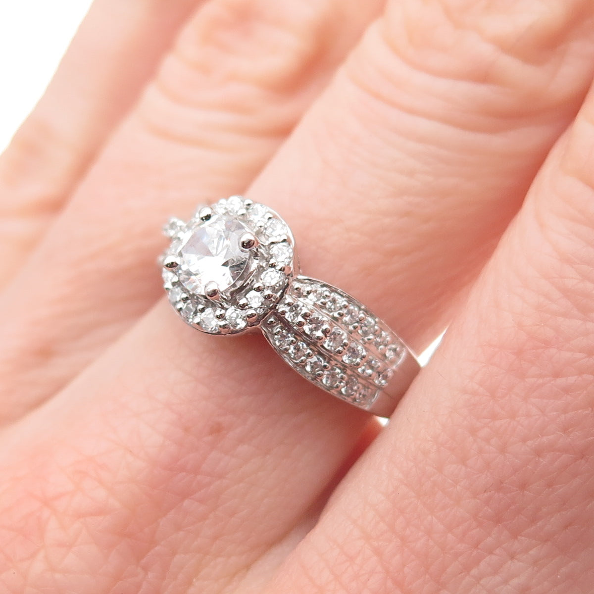925 Sterling Silver Round-Cut C Z Engagement Ring Size 7