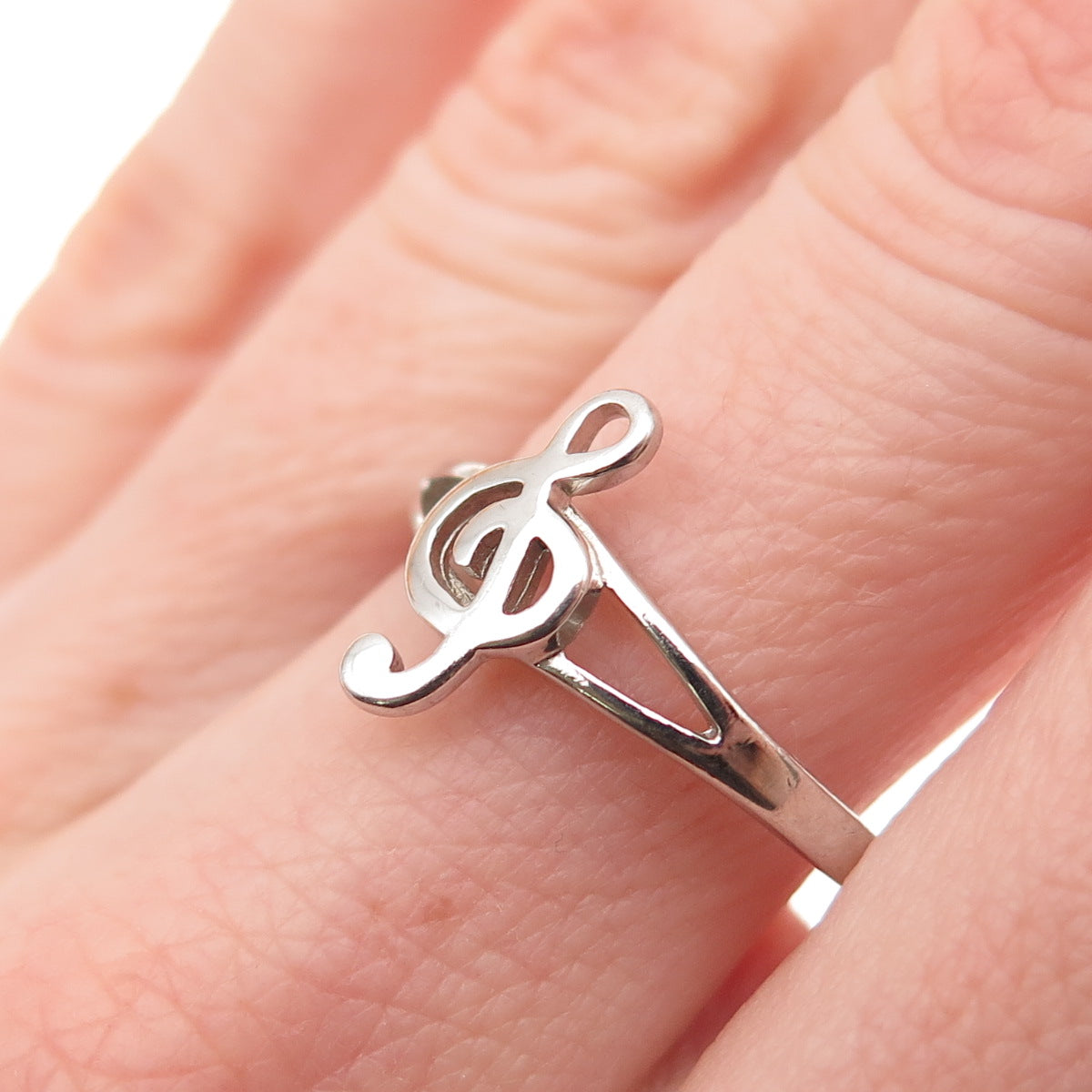 925 Sterling Silver Vintage Treble Clef Ring Size 8