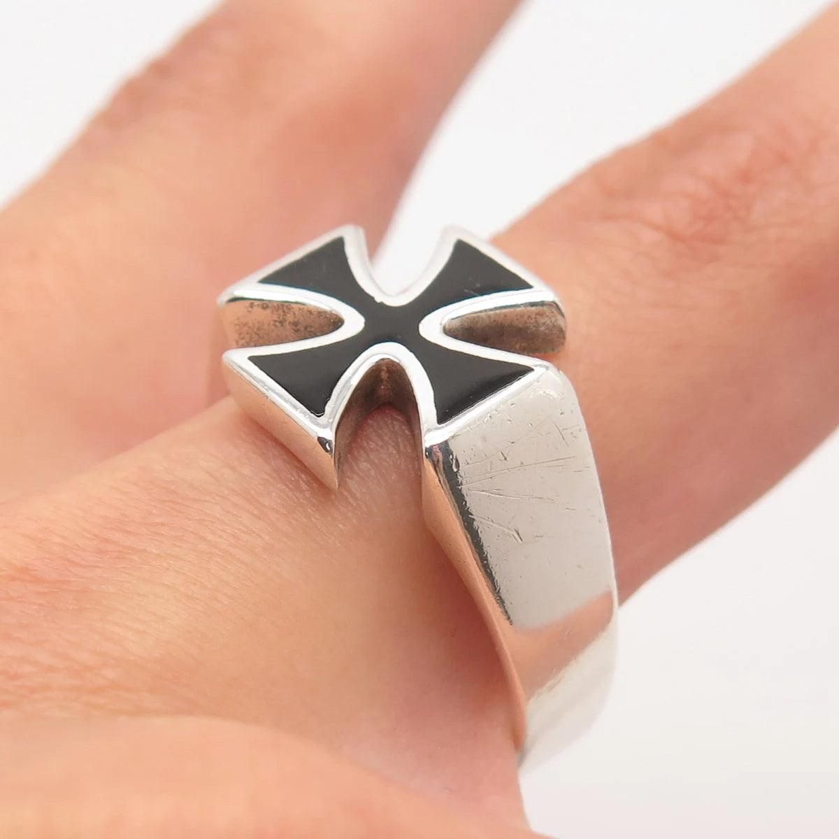 925 Sterling Silver Vintage Black Enamel Cross Ring Size 11.25