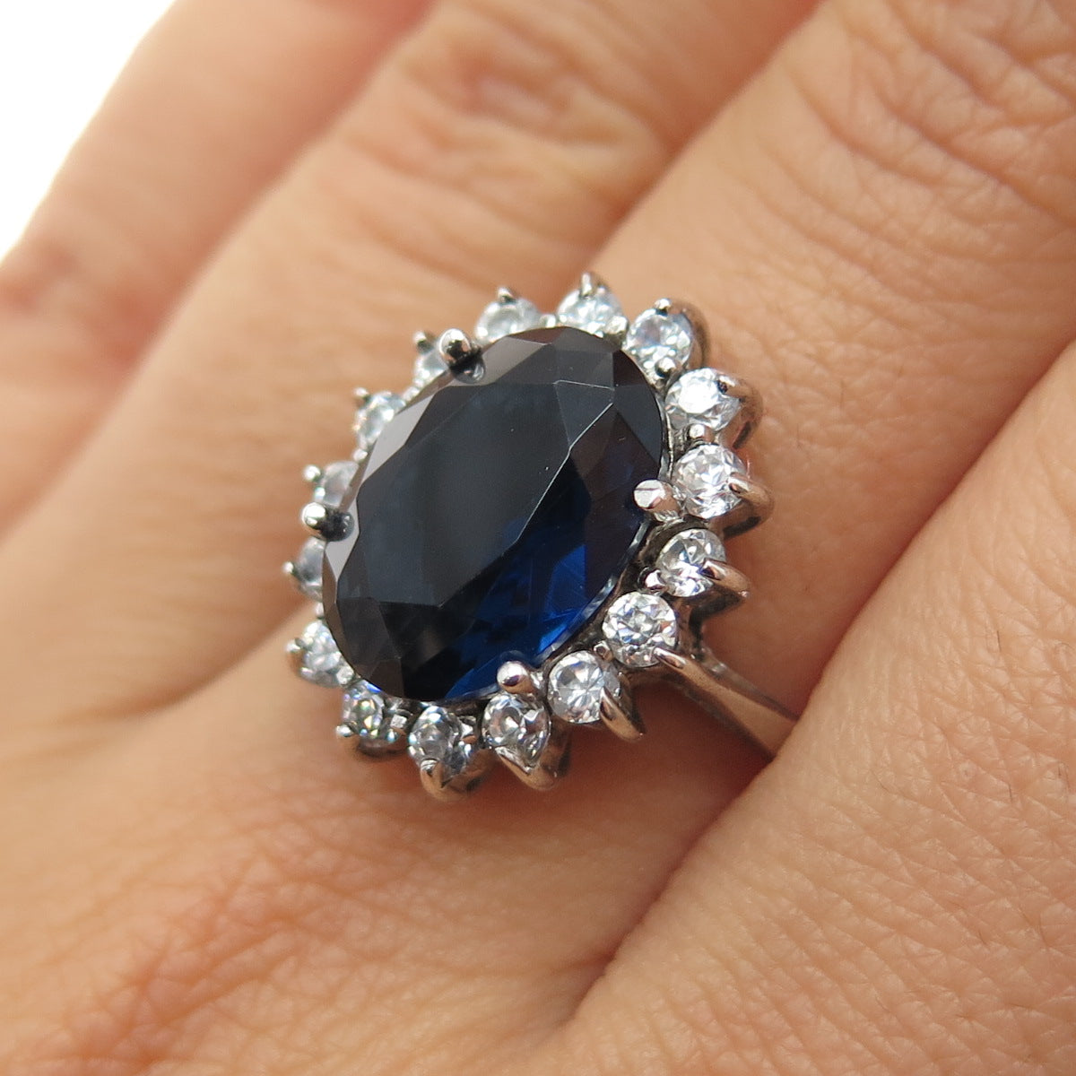 925 Sterling Silver Vintage Dark Blue & White C Z Bohemian Ring Size 8