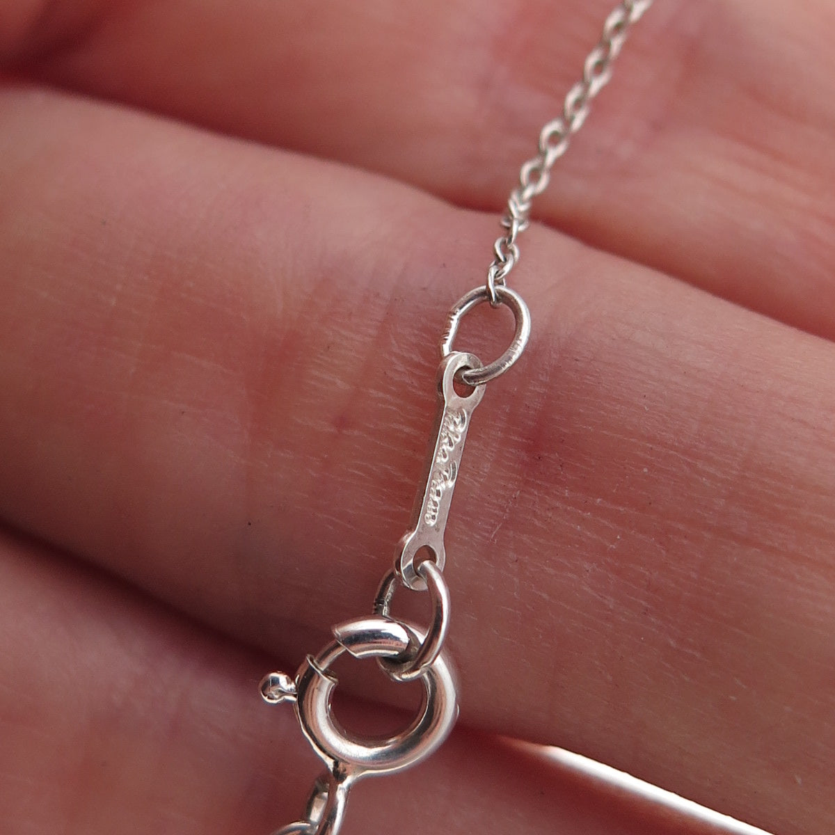Tiffany & Co. Paloma Picasso 925 Sterling Vintage Graffiti X Kiss Necklace 18"
