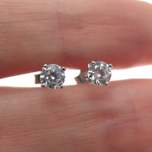 HAN 925 Sterling Silver Round-Cut C Z Stud Earrings