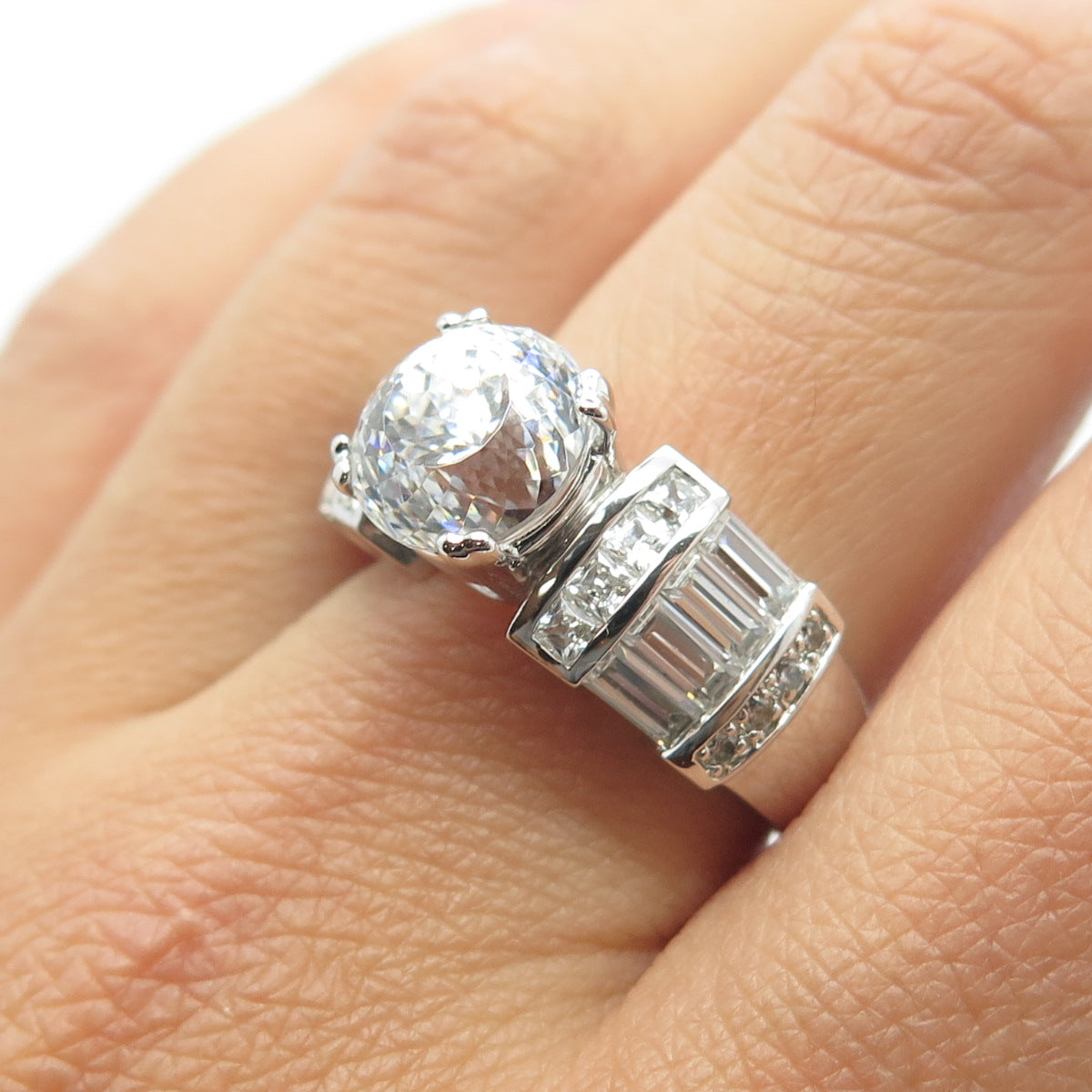 925 Sterling Silver Round-Cut C Z Engagement Ring Size 9
