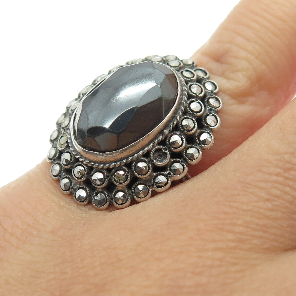 925 Sterling Silver Antique Hematite & Marcasite Ring Size 4 (missing 1 stone)