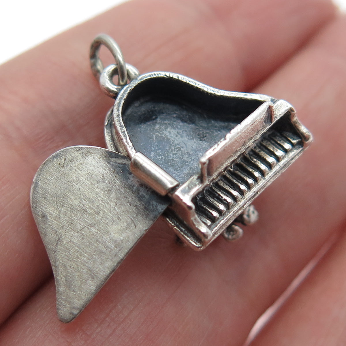 BEAU 925 Sterling Silver Vintage Grand Piano Minimalist 3D Charm Locket Pendant